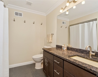 36 Harbour Point - Photo Thumbnail 15