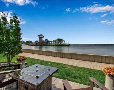 36 Harbour Point - Photo Thumbnail 22