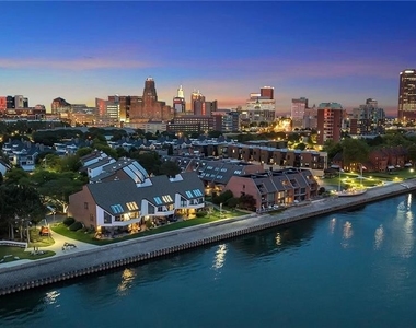 36 Harbour Point - Photo Thumbnail 29