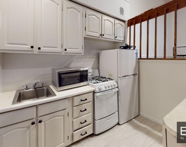 East 88th Street - Photo Thumbnail 4