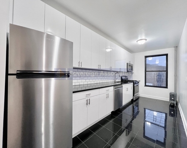 1803 Riverside Drive - Photo Thumbnail 9