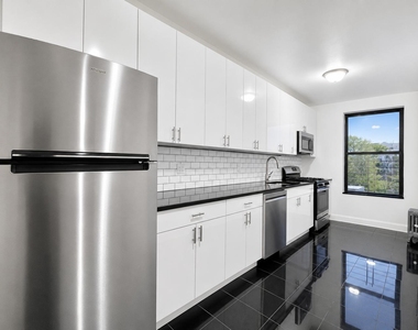 1803 Riverside Drive - Photo Thumbnail 10