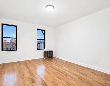1803 Riverside Drive - Photo Thumbnail 7