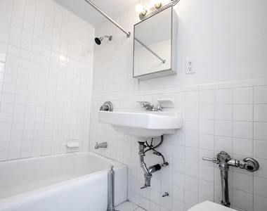 936 West End Avenue - Photo Thumbnail 4