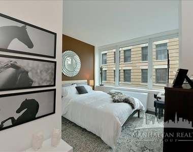 Nassau Street - Photo Thumbnail 1