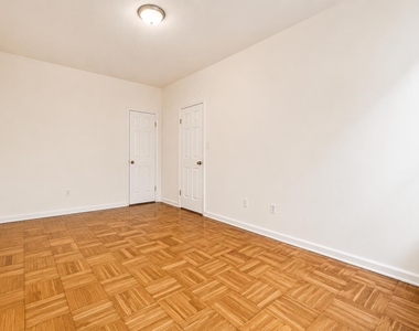 1803 Riverside Drive - Photo Thumbnail 6