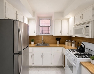 140 East 51st Street - Photo Thumbnail 1