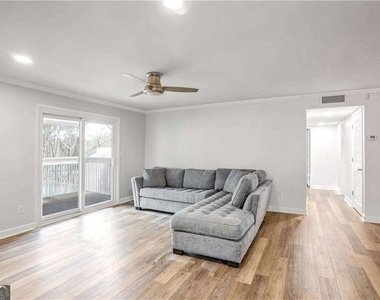 1506 Cumberland Court Se - Photo Thumbnail 7