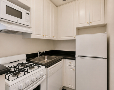 East 84th Street - Photo Thumbnail 1