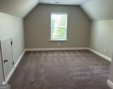 6207 Baltusrol Trace - Photo Thumbnail 27