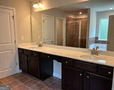 6207 Baltusrol Trace - Photo Thumbnail 35