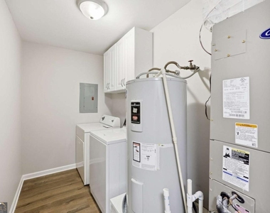 605 Candler Street - Photo Thumbnail 13