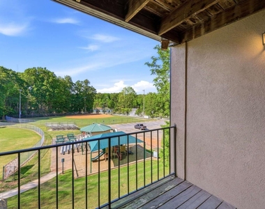 605 Candler Street - Photo Thumbnail 8