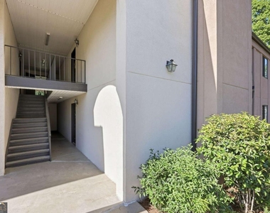 605 Candler Street - Photo Thumbnail 1