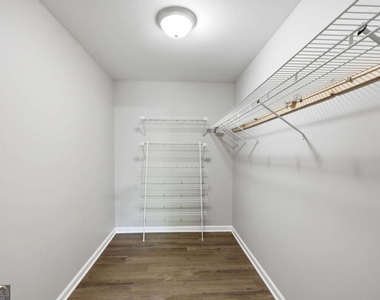 605 Candler Street - Photo Thumbnail 20