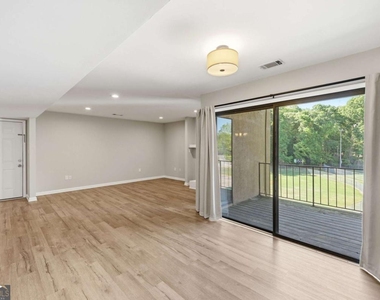 605 Candler Street - Photo Thumbnail 7