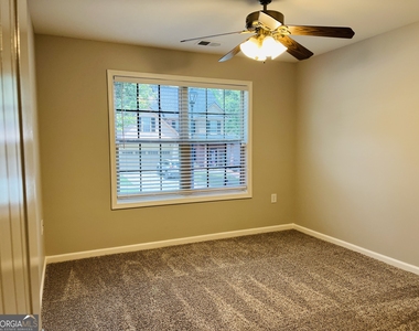 5750 Crest Hill Drive - Photo Thumbnail 24