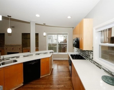 1354 Brookhaven Village Circle Ne - Photo Thumbnail 15