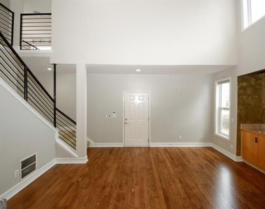 1354 Brookhaven Village Circle Ne - Photo Thumbnail 8