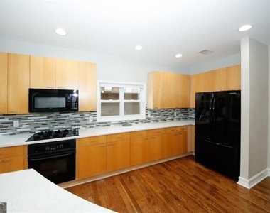 1354 Brookhaven Village Circle Ne - Photo Thumbnail 19