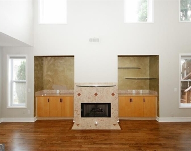 1354 Brookhaven Village Circle Ne - Photo Thumbnail 18