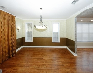 1354 Brookhaven Village Circle Ne - Photo Thumbnail 20