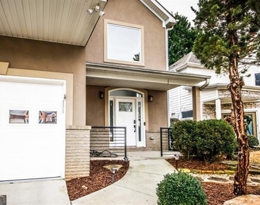 1354 Brookhaven Village Circle Ne - Photo Thumbnail 2