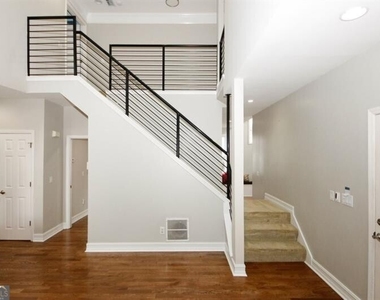 1354 Brookhaven Village Circle Ne - Photo Thumbnail 4