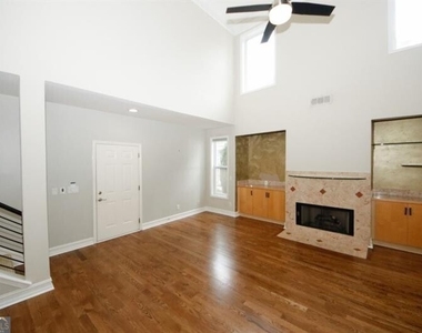 1354 Brookhaven Village Circle Ne - Photo Thumbnail 17