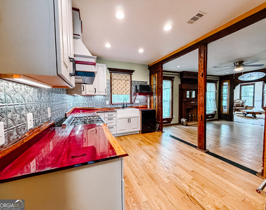 68 Spring Street - Photo Thumbnail 23