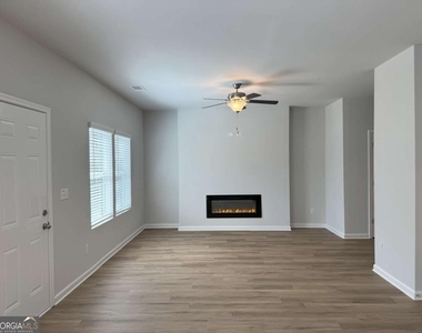 111 Woodside Court - Photo Thumbnail 20