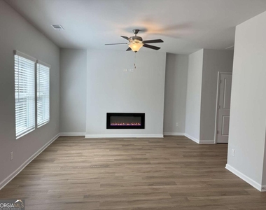 111 Woodside Court - Photo Thumbnail 1
