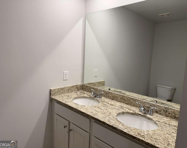 111 Woodside Court - Photo Thumbnail 9