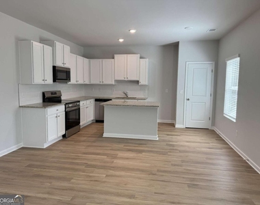 111 Woodside Court - Photo Thumbnail 3