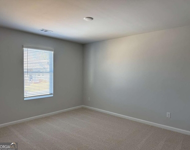 111 Woodside Court - Photo Thumbnail 14