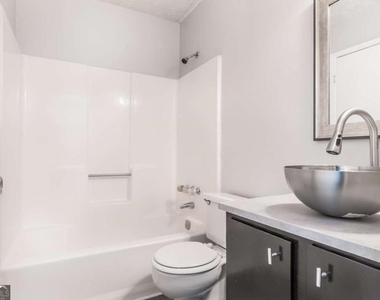 5437 Glen Haven Drive - Photo Thumbnail 6