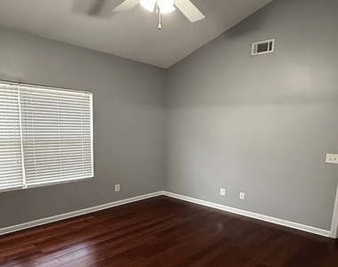 5054 Lower Elm Street - Photo Thumbnail 9