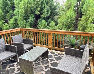 7866 Laurel Crest Drive - Photo Thumbnail 15