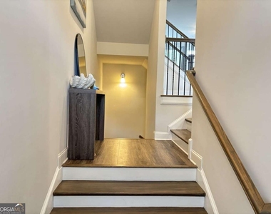 7866 Laurel Crest Drive - Photo Thumbnail 1