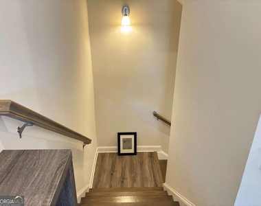 7866 Laurel Crest Drive - Photo Thumbnail 2