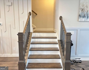 7866 Laurel Crest Drive - Photo Thumbnail 16