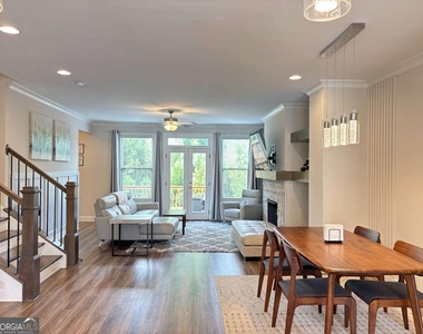 7866 Laurel Crest Drive - Photo Thumbnail 8