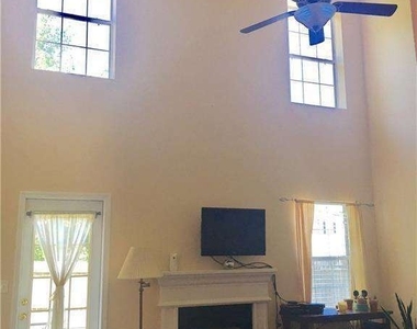 1634 Charleston Walk Se - Photo Thumbnail 6