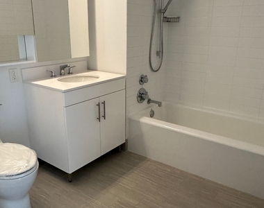 West 57th Street - Photo Thumbnail 9