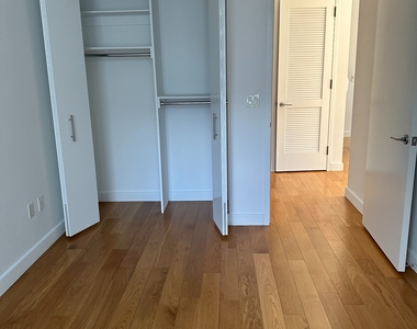West 57th Street - Photo Thumbnail 8