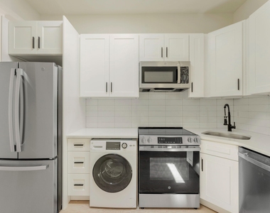 2111 Regent Place - Photo Thumbnail 4