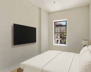 2111 Regent Place - Photo Thumbnail 3