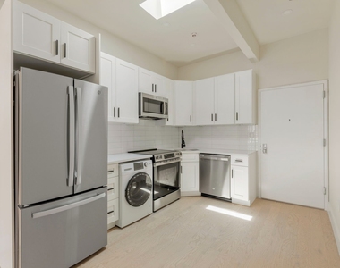 2111 Regent Place - Photo Thumbnail 5
