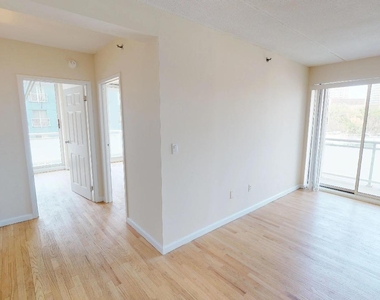 102-02 Queens Blvd - Photo Thumbnail 4