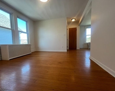 19 E Hanover Ave - Photo Thumbnail 14